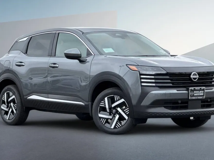 2025 Nissan Kicks SV photo 1