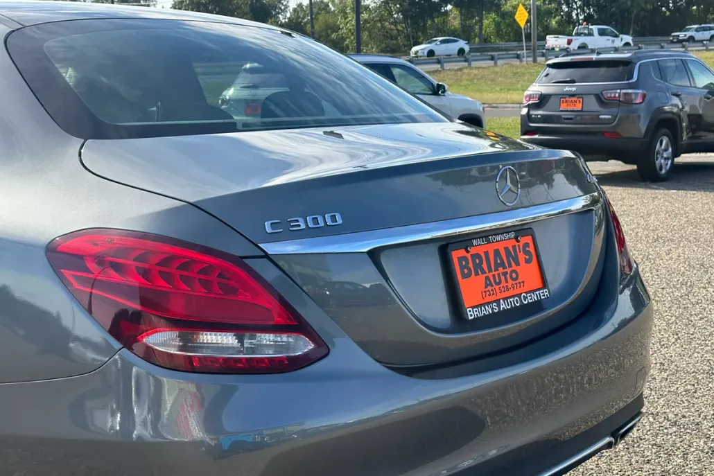 2017 Mercedes Benz C 300 4MATIC Sedan photo 1