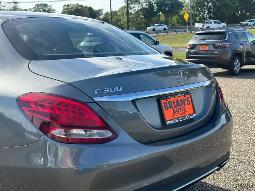 2017 Mercedes Benz C 300 4MATIC Sedan photo 1
