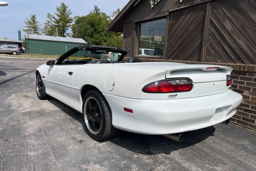 1996 Chevrolet Camaro Sport photo 1