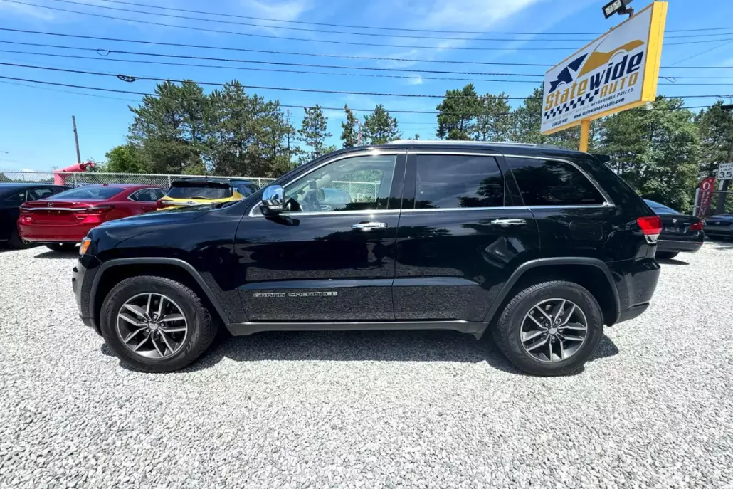 2017 Jeep Grand Cherokee Limited photo 1