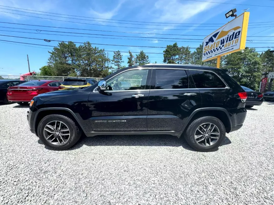 2017 Jeep Grand Cherokee Limited photo 1