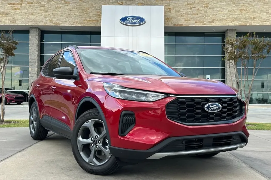 2025 Ford Escape ST-Line photo 1