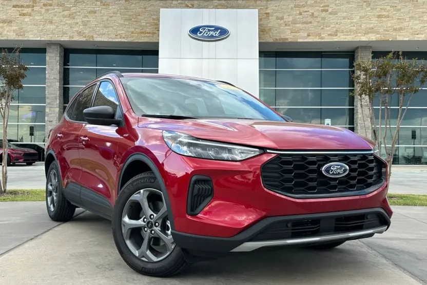 2025 Ford Escape ST-Line photo 1