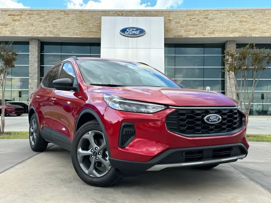 2025 Ford Escape ST-Line photo 1