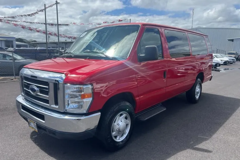 2013 Ford E-350 photo 1