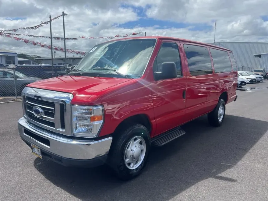 2013 Ford E-350 photo 1