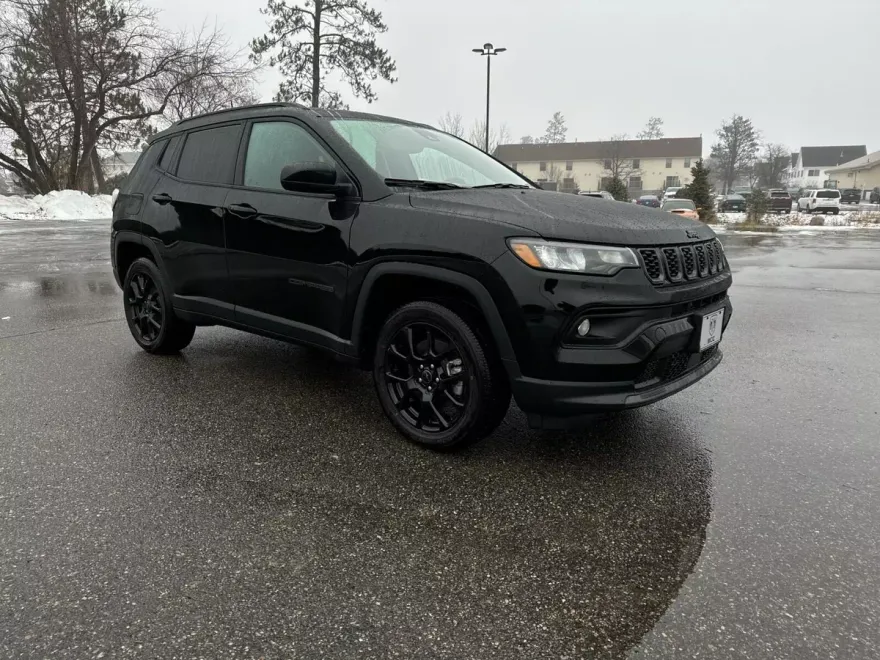 2025 Jeep Compass Latitude photo 1