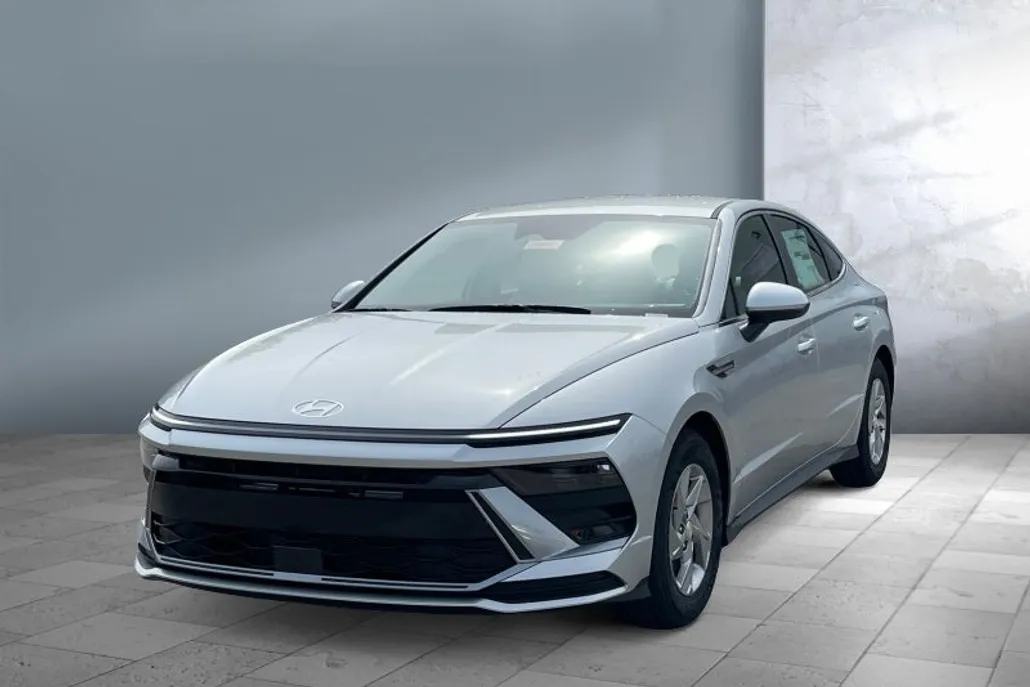 2025 Hyundai Sonata SE photo 1