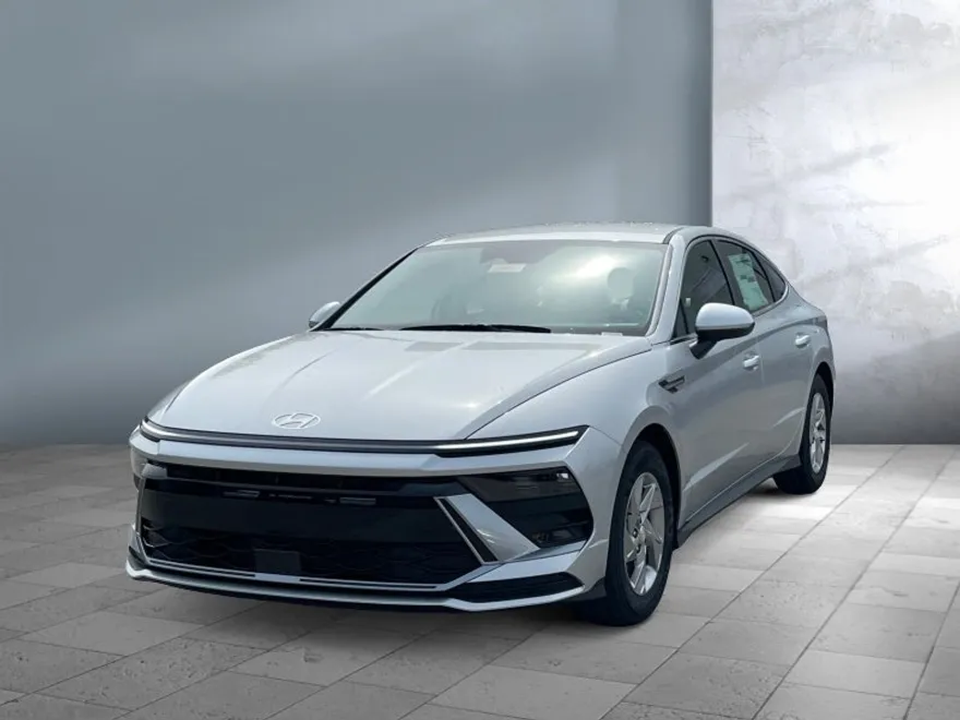 2025 Hyundai Sonata SE photo 1