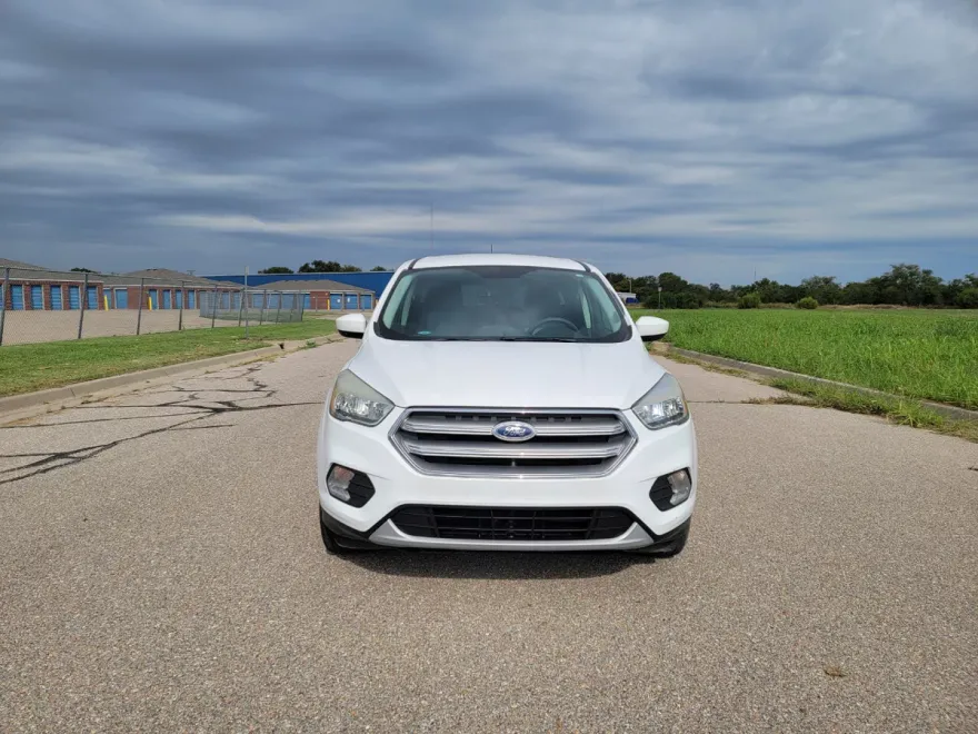 2017 Ford Escape SE photo 1