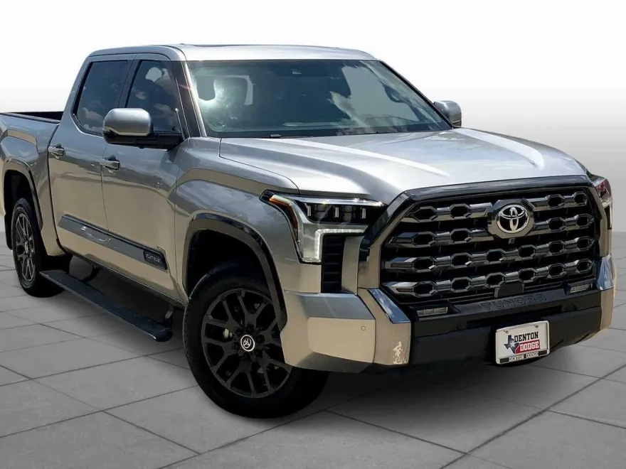 2024 Toyota Tundra Platinum CrewMax photo 1