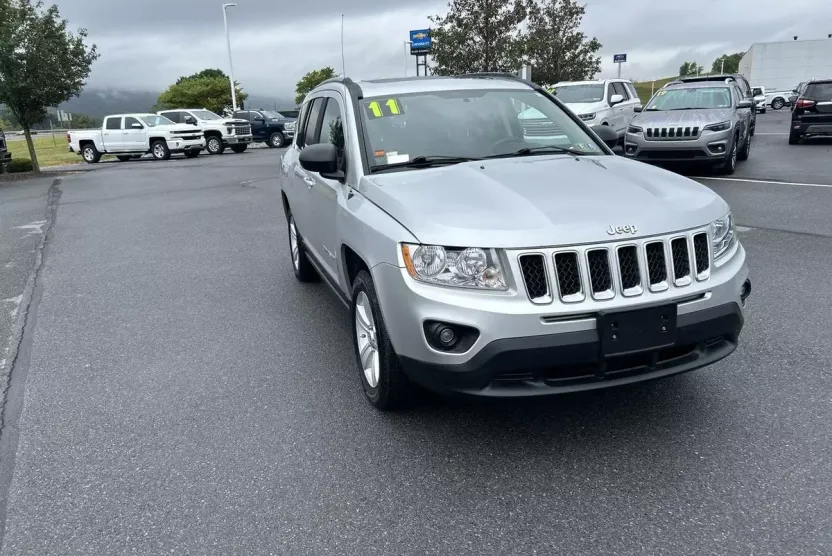 2011 Jeep Compass Latitude photo 1