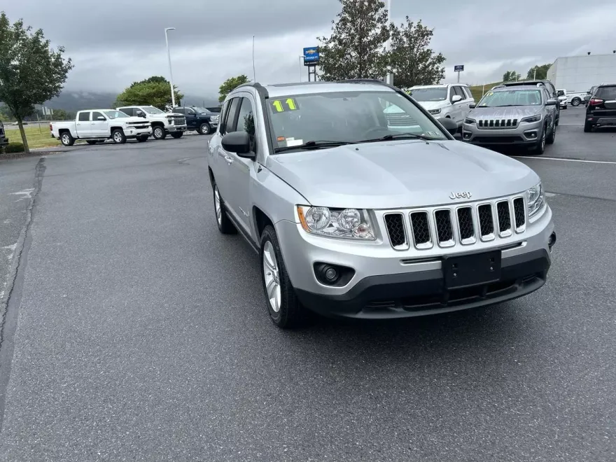 2011 Jeep Compass Base photo 1