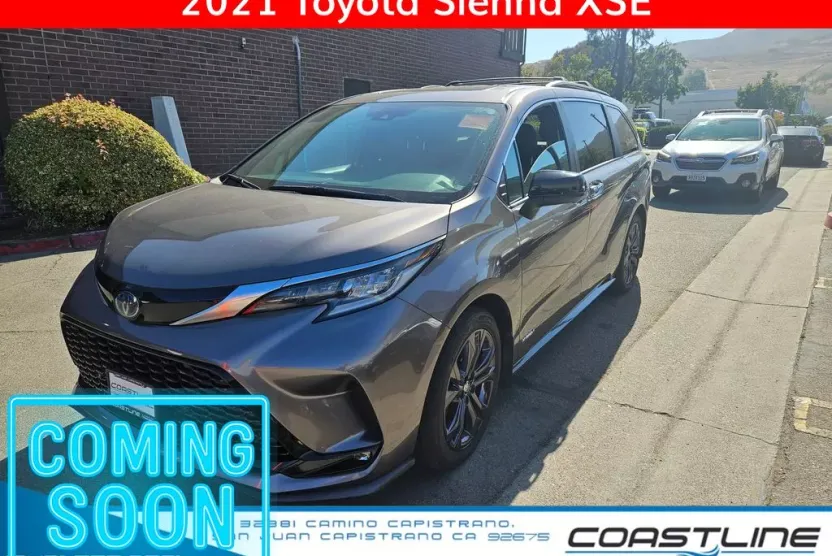 2021 Toyota Sienna XSE photo 1