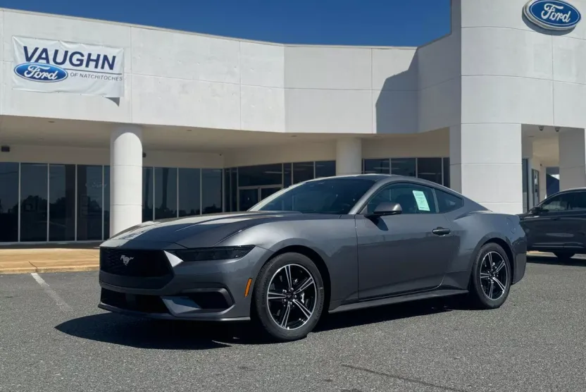 2025 Ford Mustang EcoBoost photo 1