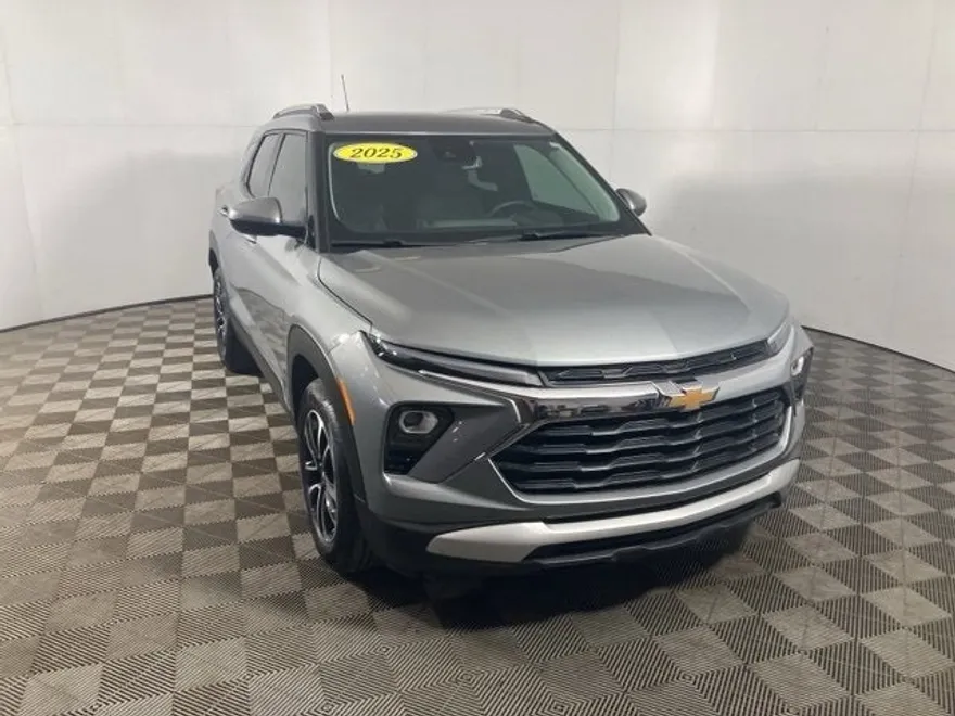 2025 Chevrolet Trailblazer LT photo 1