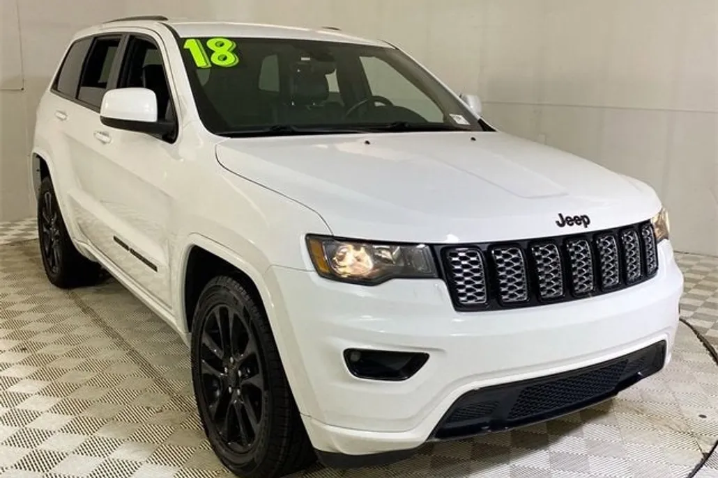2018 Jeep Grand Cherokee Altitude photo 1