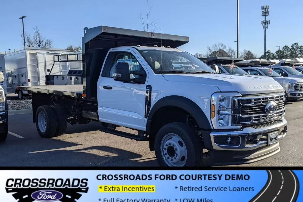 2025 Ford F-550 XL photo 1
