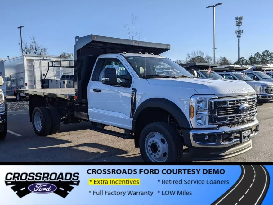 2025 Ford F-550 XL photo 1