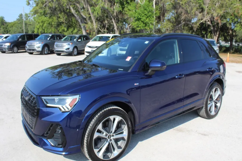 2021 Audi Q3 S line Premium Plus photo 1