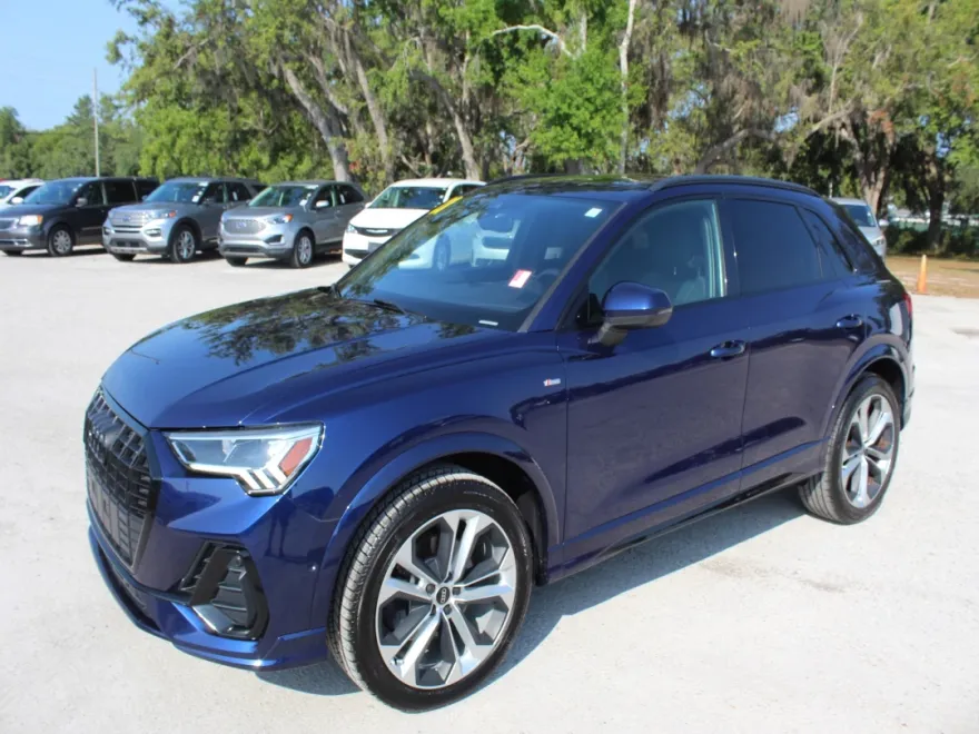 2021 Audi Q3 S line Premium Plus photo 1