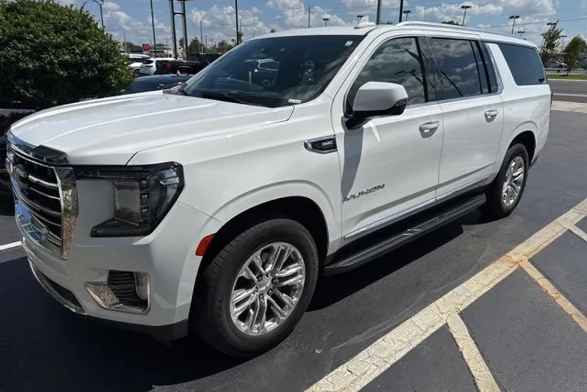 2022 Gmc Yukon XL SLT photo 1
