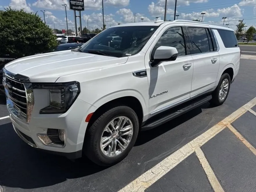 2022 Gmc Yukon XL SLT photo 1