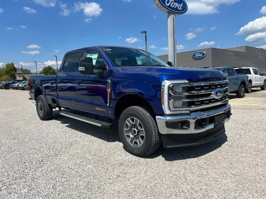 2026 Ford F-350 Lariat photo 1