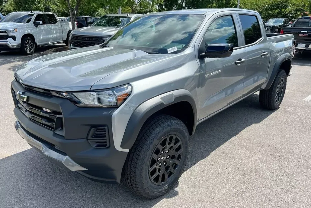 2026 Chevrolet Colorado Trail Boss photo 1