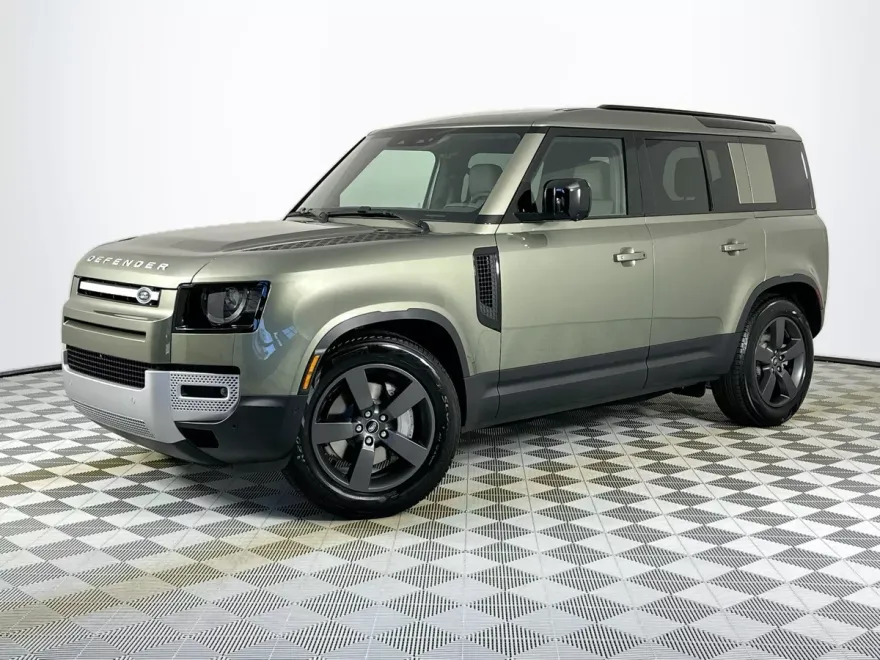 2025 Land Rover Defender 110 S photo 1