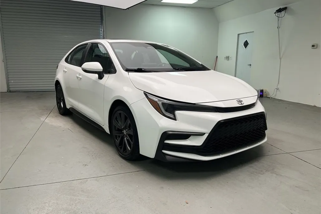 2023 Toyota Corolla XSE photo 1