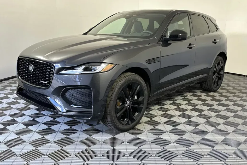 2025 Jaguar F-PACE R-Dynamic S photo 1