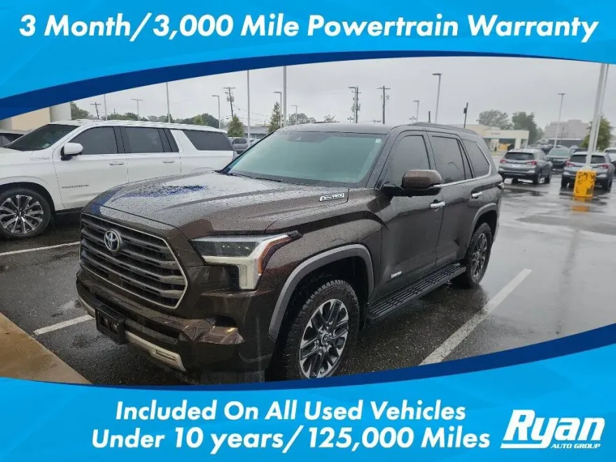 2023 Toyota Sequoia SR5 photo 1