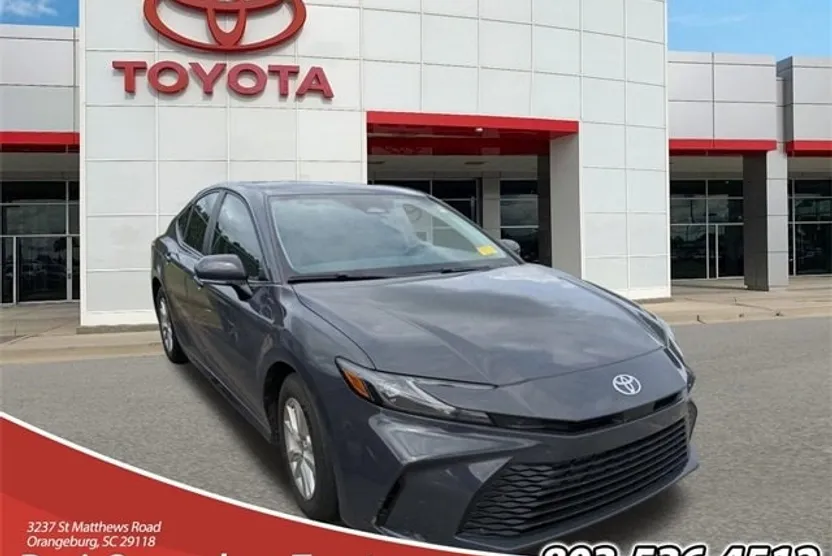 2025 Toyota Camry LE photo 1