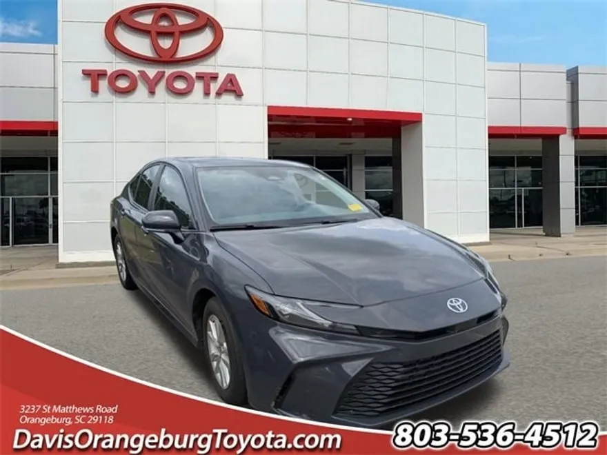 2025 Toyota Camry LE photo 1