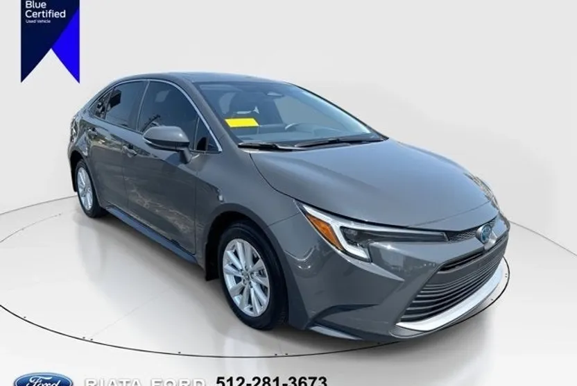 2024 Toyota Corolla XLE photo 1