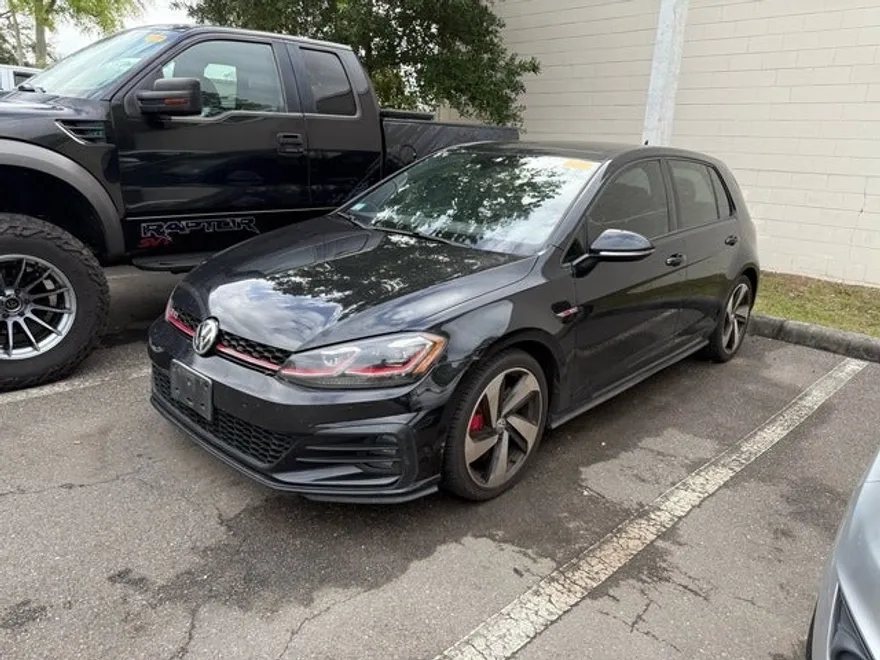 2018 Volkswagen Golf GTI SE photo 1