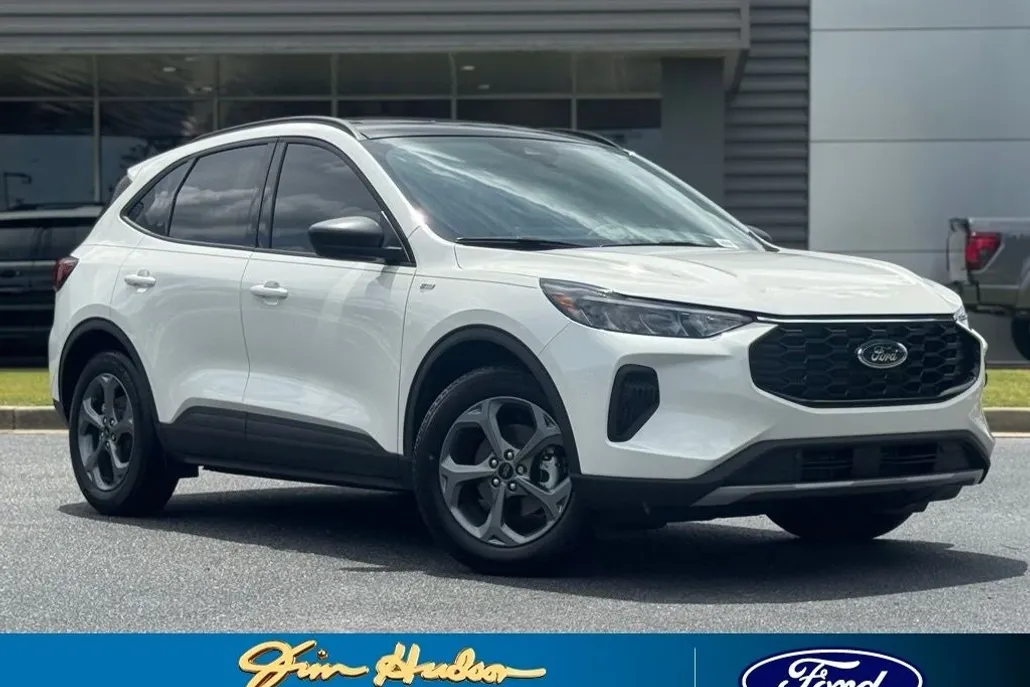 2025 Ford Escape ST-Line photo 1