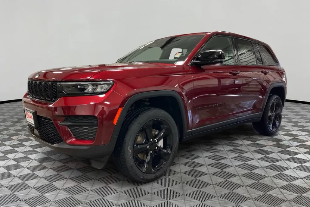 2025 Jeep Grand Cherokee Altitude photo 1