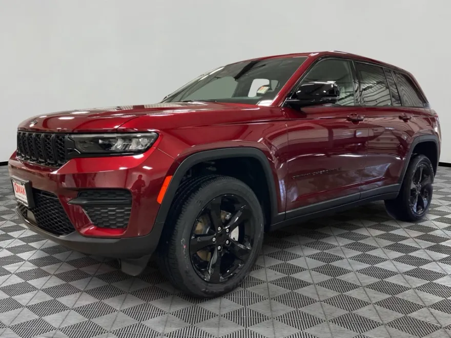 2025 Jeep Grand Cherokee Altitude photo 1