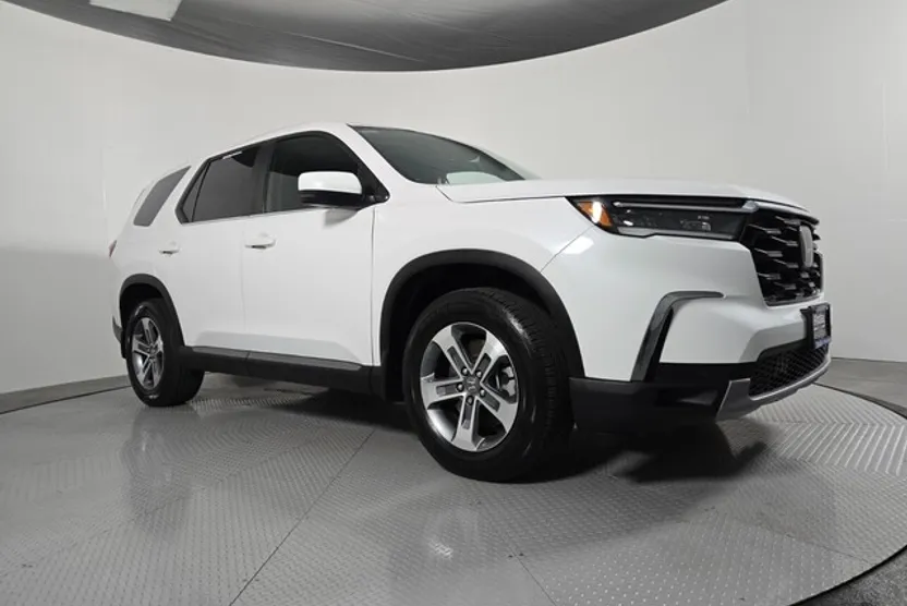 2024 Honda Pilot EX-L photo 1
