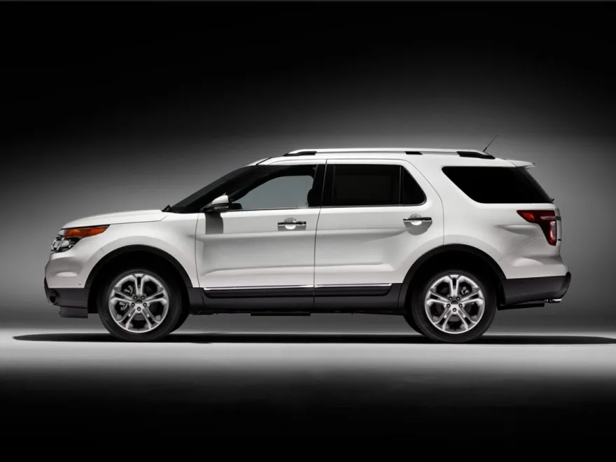 2015 Ford Explorer XLT photo 1
