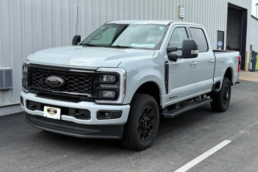 2025 Ford F-250 photo 1