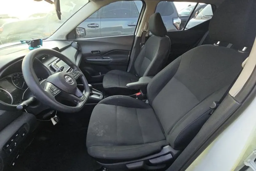 2024 Nissan Kicks S photo 1