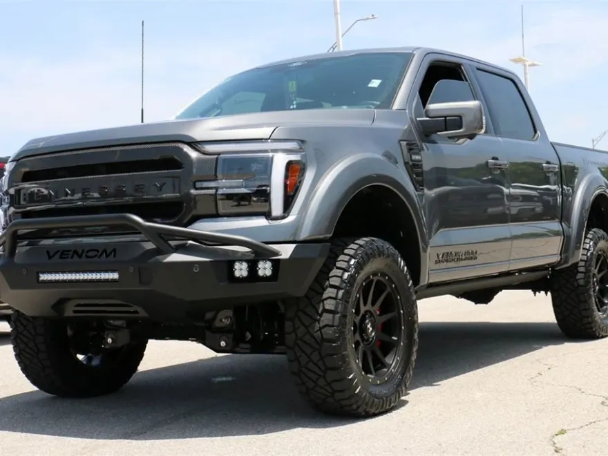 2025 Ford F-150 Lariat photo 1