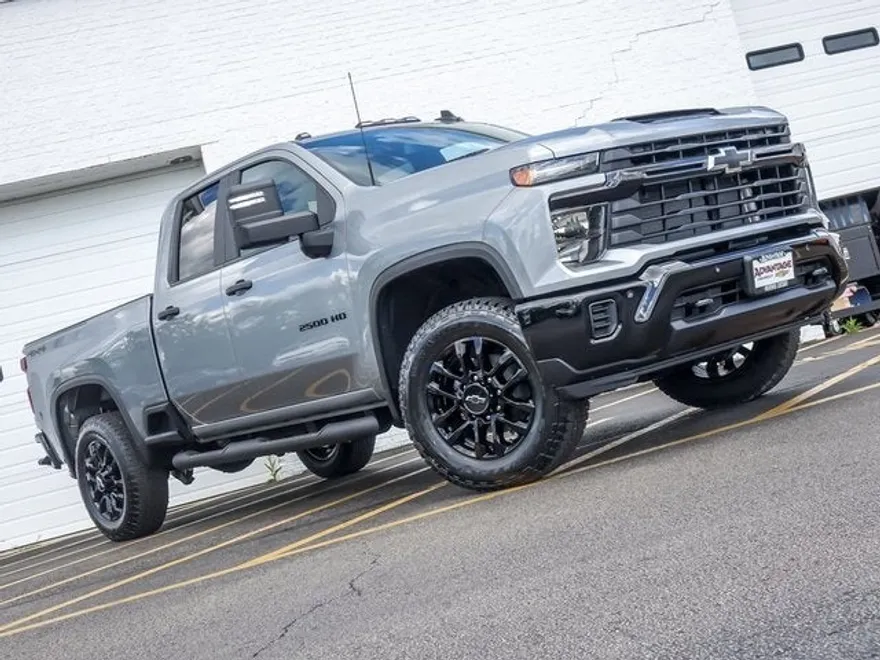 2026 Chevrolet Silverado 2500HD Custom photo 1