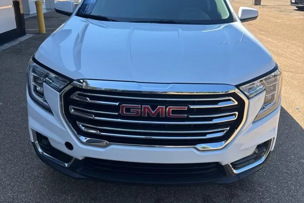 2024 Gmc Terrain SLT photo 1