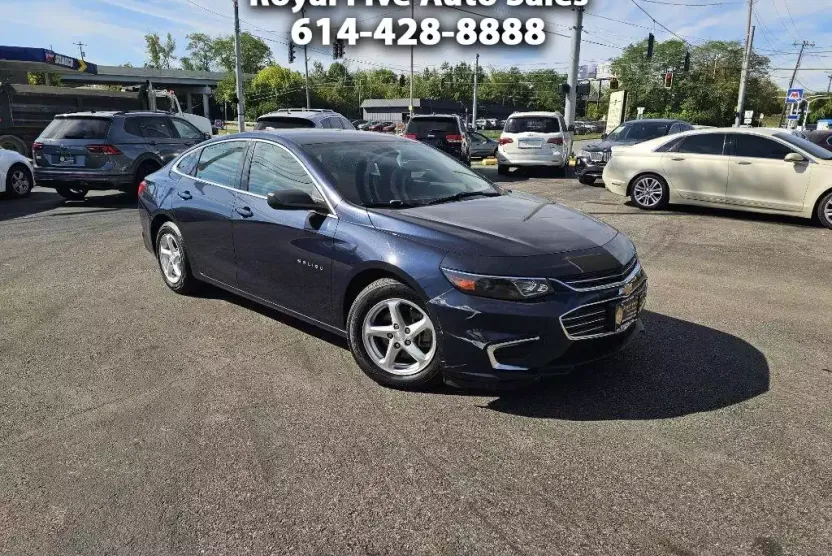 2018 Chevrolet Malibu LS photo 1
