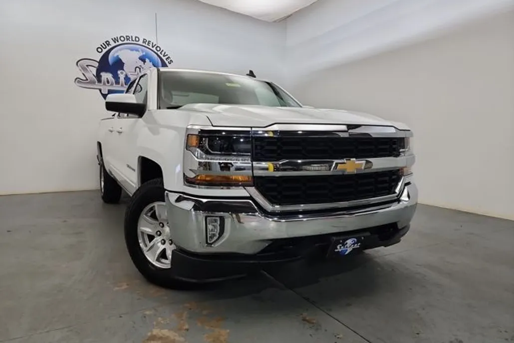 2018 Chevrolet Silverado 1500 LT photo 1